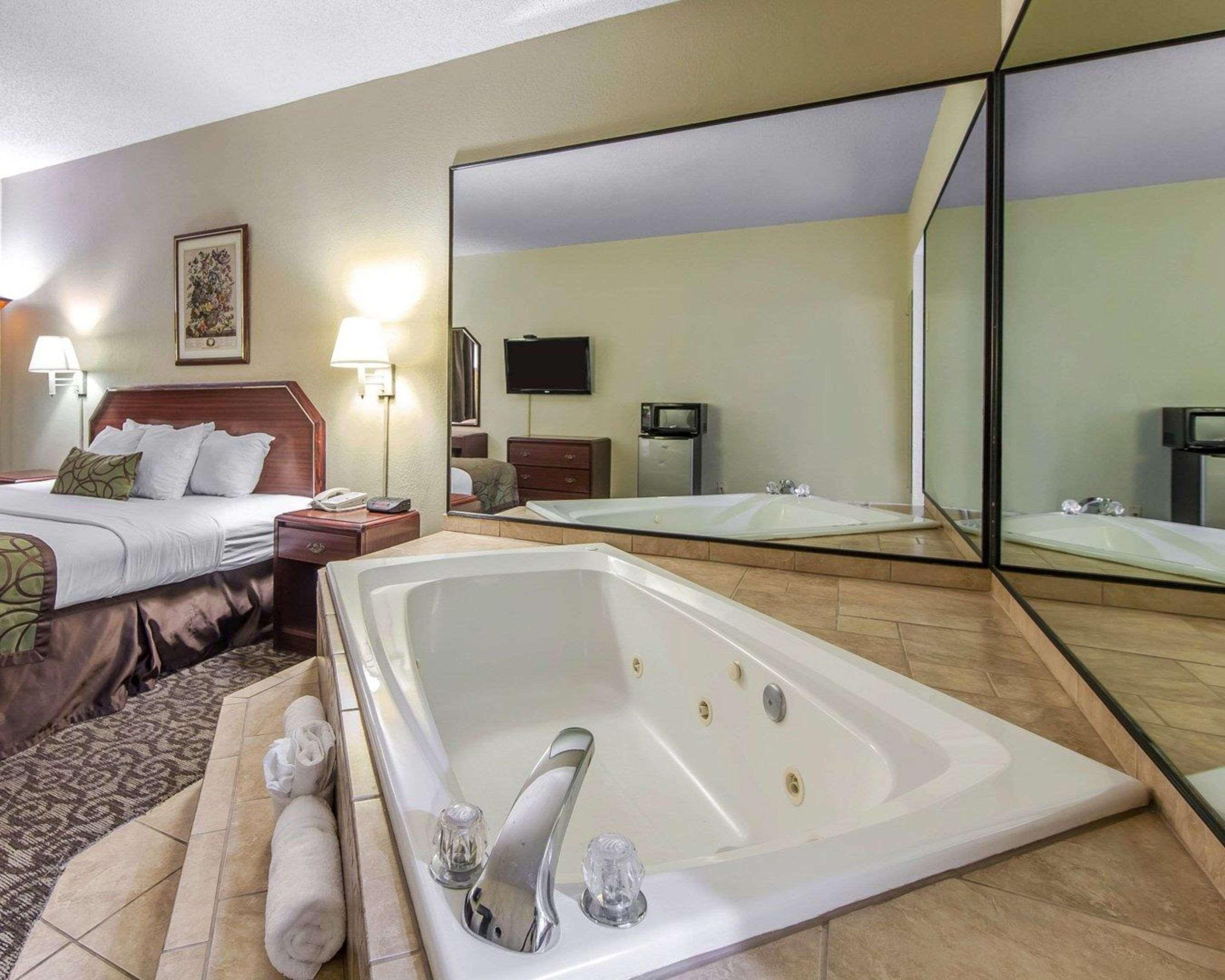 Quality Inn Downtown Johnson City Esterno foto